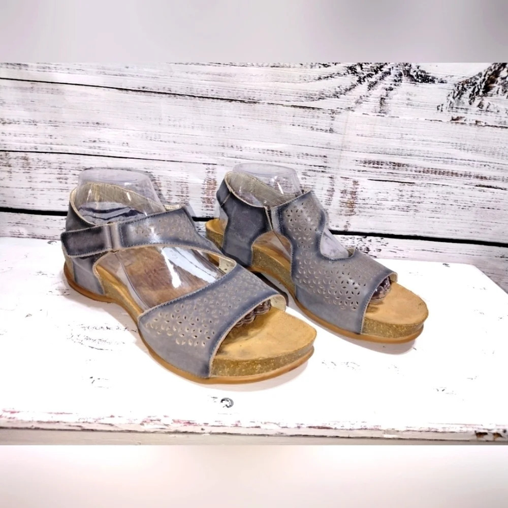 Propét Phoebe Wedge Sandal Blue size 10 Support Comfort Cushion Leather‎